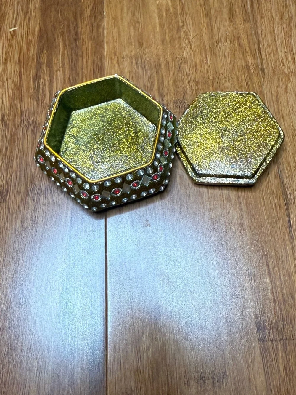 Vintage Jeweled Golden Lidded Trinket Jewelry Box Boho Hexagon India - 3